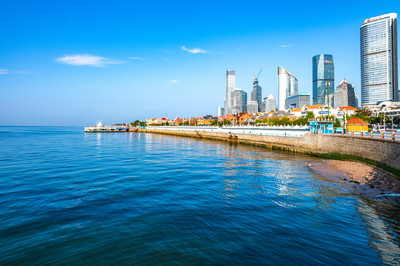 山东青岛五四广场海滨海岸城市建筑自然风光